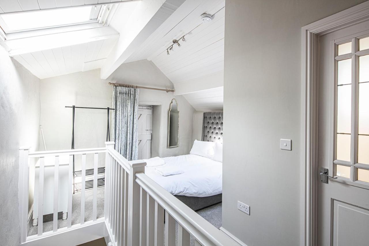The Artists Loft - A Superb Cottage Sensitively Converted From A Grade II Listed 17Th Century Building Бэйквэлл Экстерьер фото