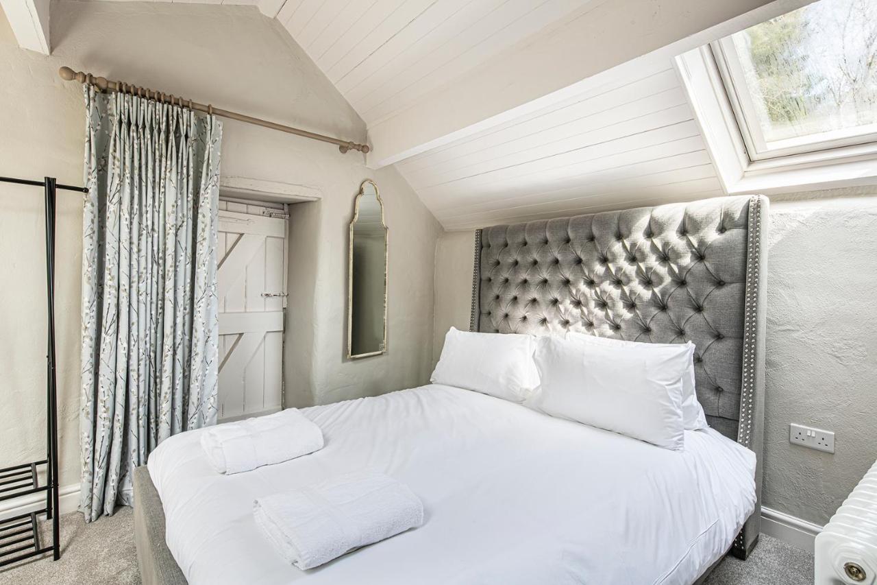 The Artists Loft - A Superb Cottage Sensitively Converted From A Grade II Listed 17Th Century Building Бэйквэлл Экстерьер фото