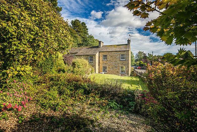 The Artists Loft - A Superb Cottage Sensitively Converted From A Grade II Listed 17Th Century Building Бэйквэлл Экстерьер фото